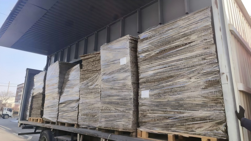 यिलिडा पॅकेजिंग उत्पादनांनी त्यांचा पहिला प्रवास जपानला केला